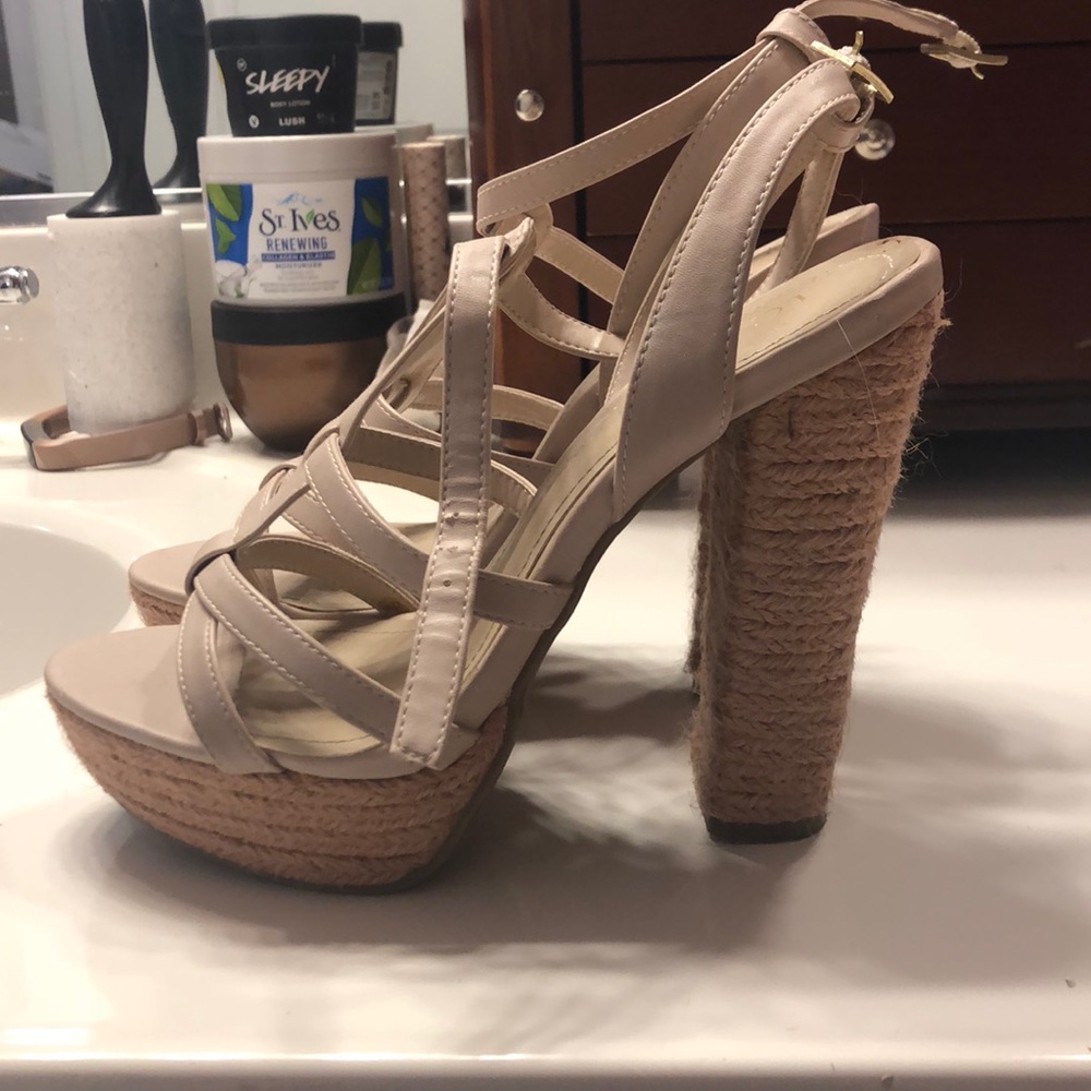 LAUREN CONRAD WOVEN BEACH SANDAL HEEL